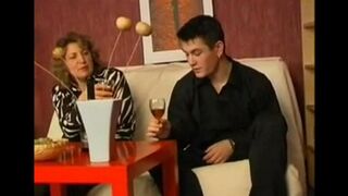 A drunk guy was fucked by his mother, who did not refuse