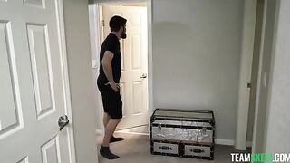 A man gently caressed the sweet red pussy of his girlfriend in a passionate session