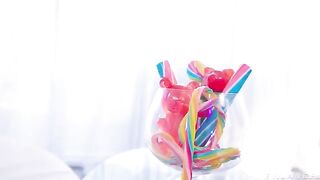 A girl in latex fucks with a vibrator and achieves orgasm