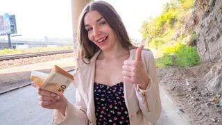 Fucked a shy girl in the yard for money