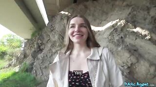 Fucked a shy girl in the yard for money