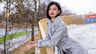 A hot brunette has sex with me right on the street
