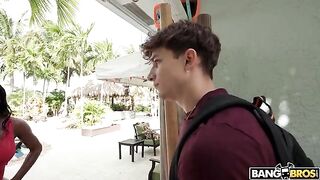 The stepson checked the size of the ass of his stepmom in a steamy encounter
