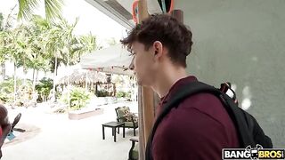 The stepson checked the size of the ass of his stepmom in a steamy encounter