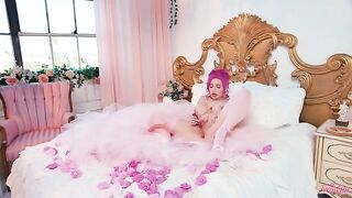 A glamorous life means having a luxurious one, not only in sex