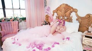A glamorous life means having a luxurious one, not only in sex