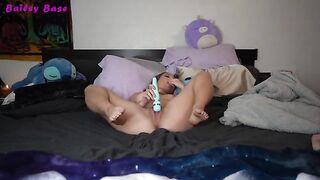 A foot fetish solo girl shows off her toes before getting horny and masturbating