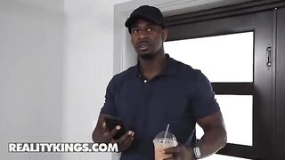Valentina Jewels tries to seduce the delivery guy with her sexy outfit