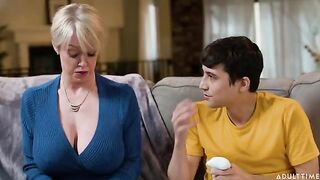 The guy did not expect such an intimate act from his stepmother