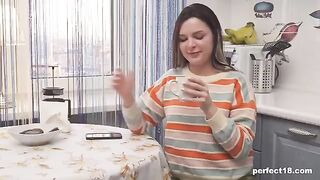 Small tits do not prevent the girl from enjoying herself on the kitchen