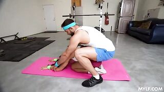 Another way to pump up the body with a trainer in the gym