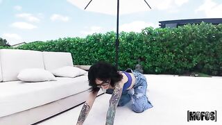 The special purpose of this blowjob is to please as much as possible