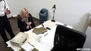 The boss doesn't seem to care that I'm married, so I keep having sex