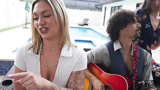 Can you make a blowjob without actually sucking dick?