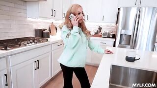 The bimbo's having a good day in HD quality