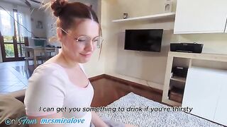 She's so comfortable now, you don't even have to take them off! - Dialoghi Italiani
