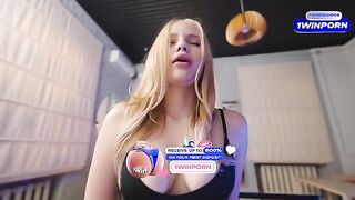 Wouldn't it be better to put a dick in your mouth instead of a finger?
