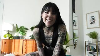 A hot girl has sex with her best friend’s boyfriend