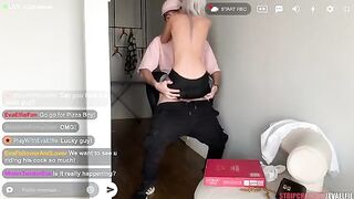 The pizza delivery guy tore the yoga pants of a cute girl
