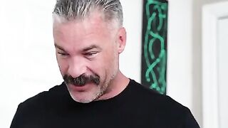 A beautiful blowjob scene that ends with a cumshot on the face