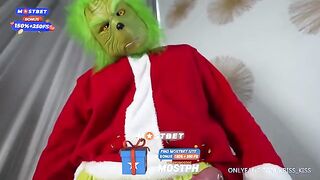 Today the Grinch is busy not stealing Christmas, in HD