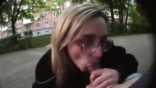 Babe agreed to fuck on the city streets