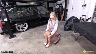 In the workshop, you can pay with your pussy, blonde is naked