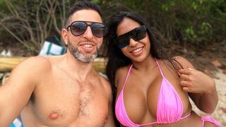 A vacation at the sea: sun, sea, and sex at sunset with Jenna Wicked