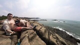 A girl met a guy and fucked with him in the yard, it was awesome