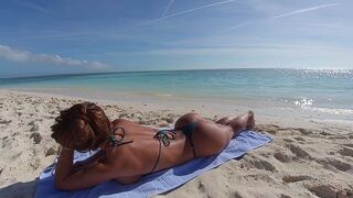 Girl with a big ass was picked up at the beach
