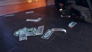 A hot girl was robbed, but the policeman came to her assistance