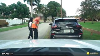 A sexy girl got a blowjob from the car mechanic
