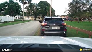 A sexy girl got a blowjob from the car mechanic